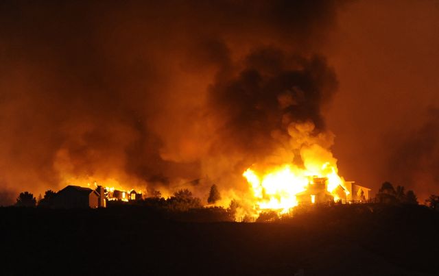 Ανεξέλεγκτες οι πυρκαγιές στο Κολοράντο, σε κατάσταση εκτάκτου ανάγκης η πολιτεία